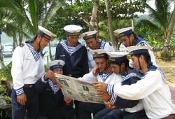 Nâng cao chất lượng công tác chăm sóc sức khoẻ cán bộ, nhân dân vùng biển đảo